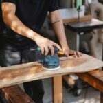 Een stijlvolle houten tafel op maat, perfect voor elk interieur, met aandacht voor detail en afwerking.